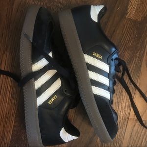 4Y / size 4 Black Adidas Samba Soccer